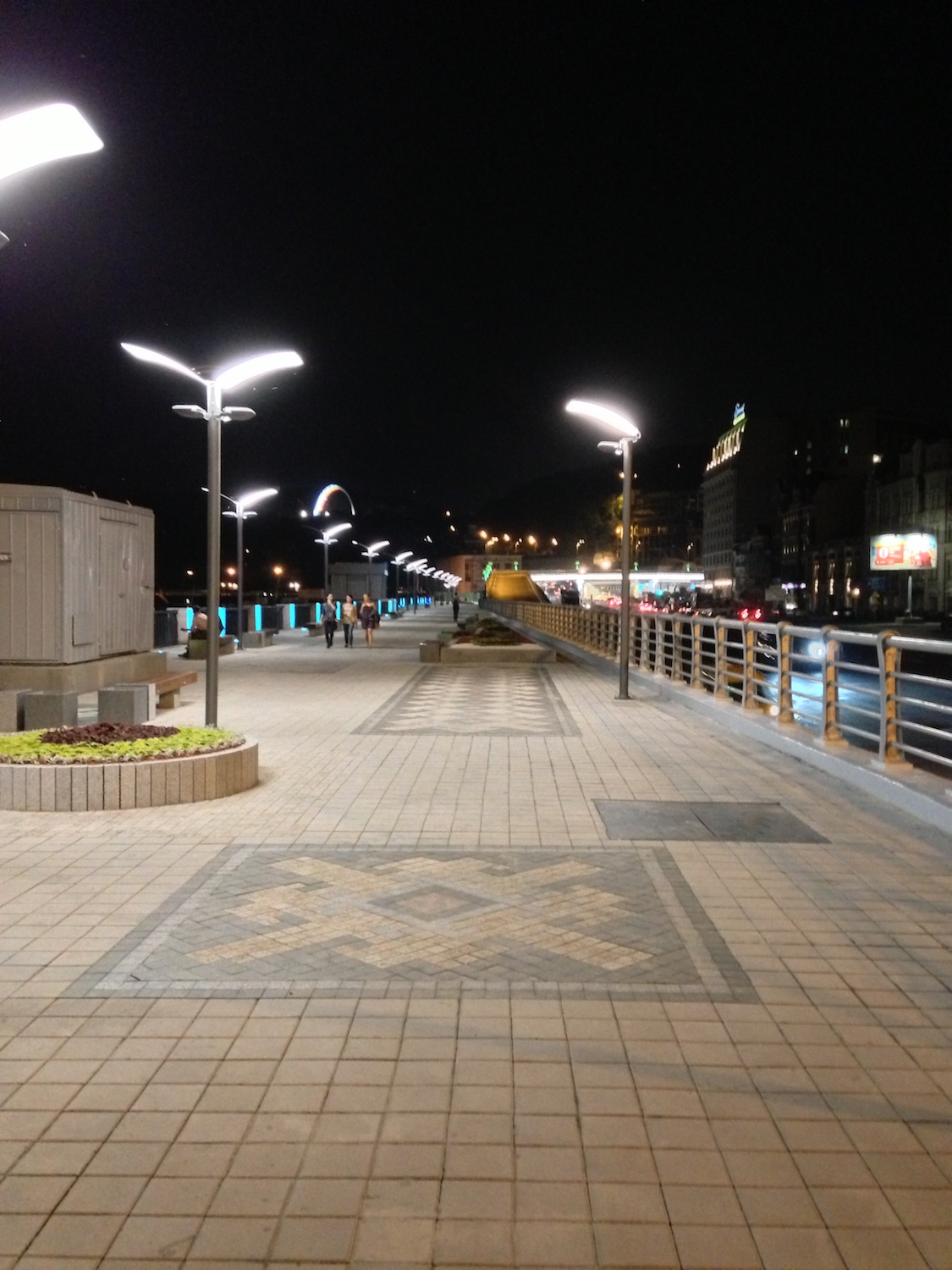 Благоустройство Набережно-Крещатицкой в Киеве