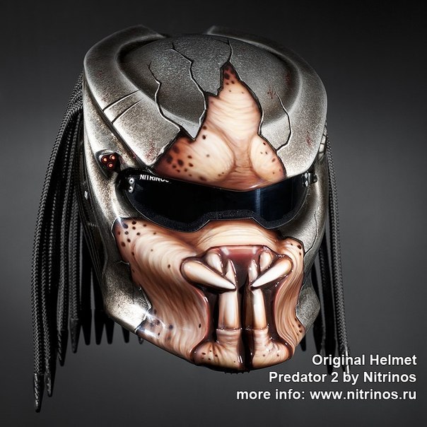 шлем Хищник с объёмными зубами