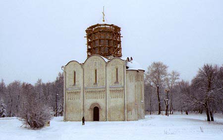 Влпдимир. Дмитриевский собор.