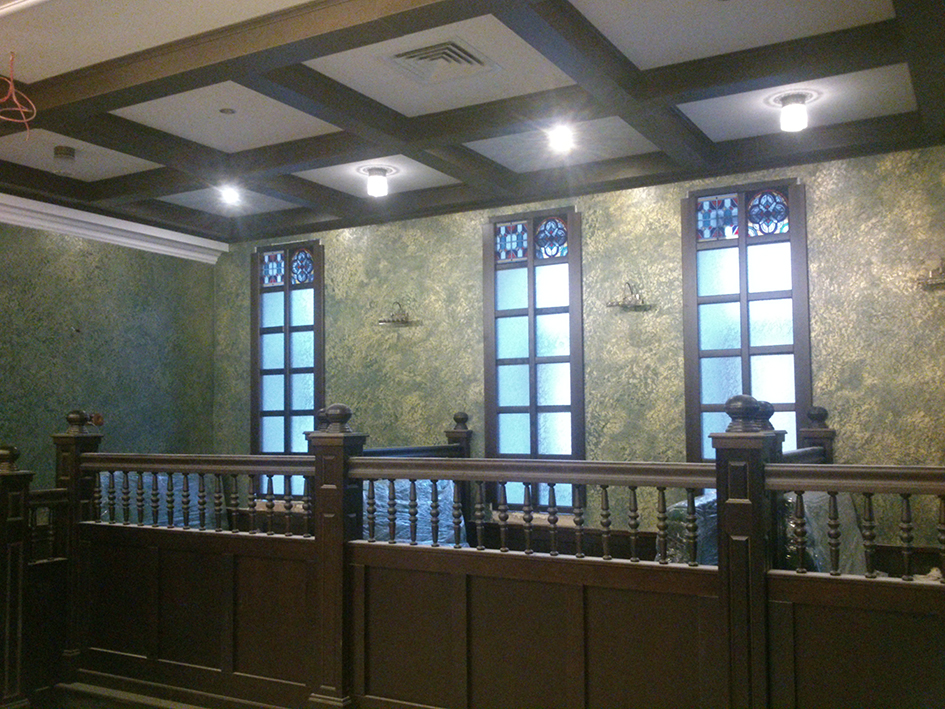 Нанесение декоративной штукатурки