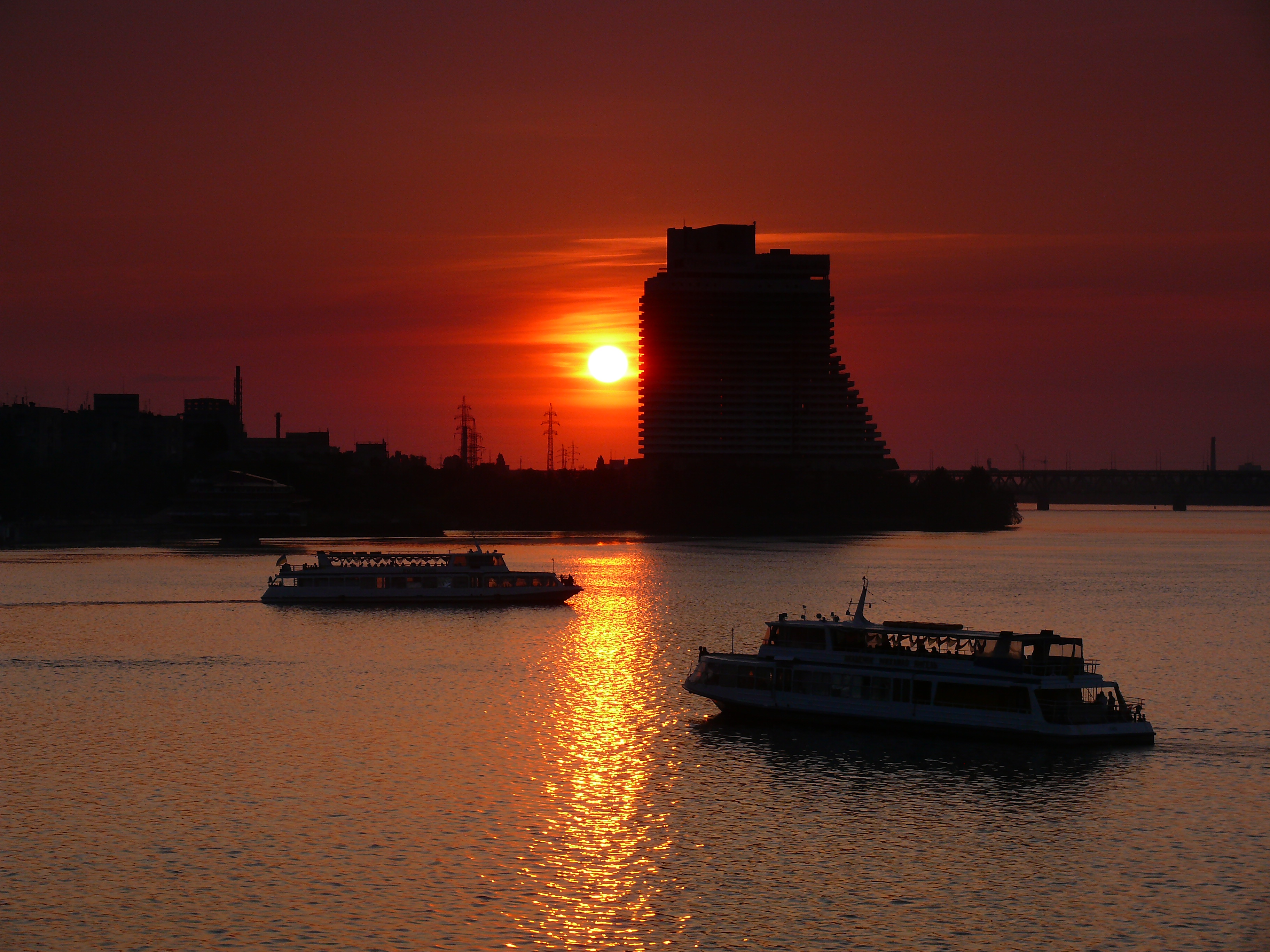 Разменулись как в море корабли